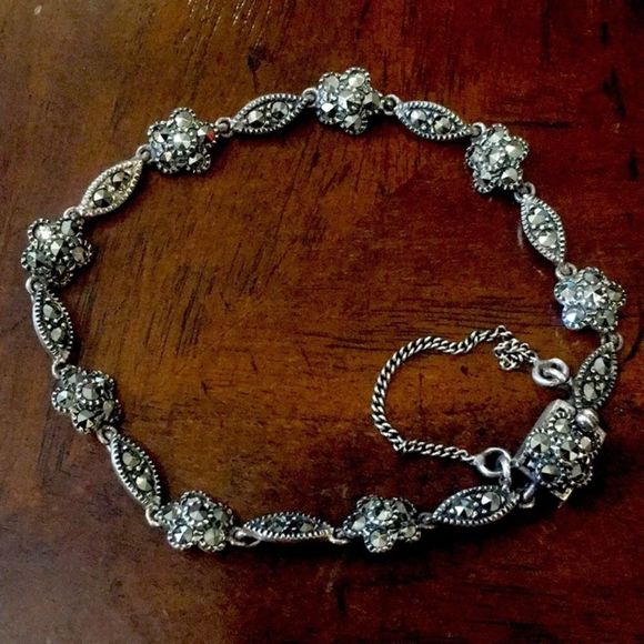 VINTAGE Sterling Silver Floral Marcasite Bracelet